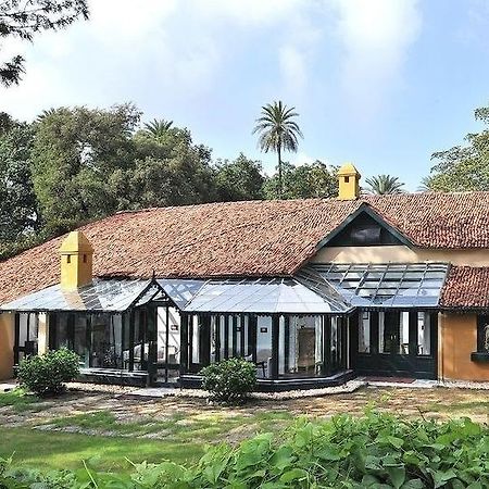 Welcomheritage Connaught House Mount Abu Exterior foto
