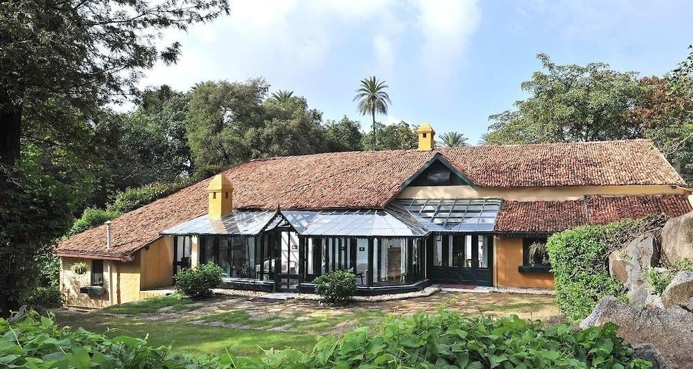 Welcomheritage Connaught House Mount Abu Exterior foto