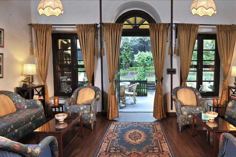 Welcomheritage Connaught House Mount Abu Exterior foto